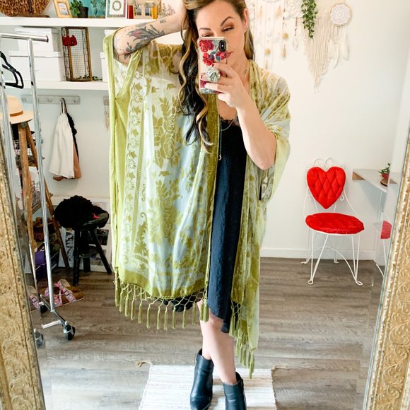 Velvet Burn Out Kimono - Picture 4 of 7